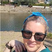 Puedo dar clases de castellano. Soy graduado de bachiller en humanidades y licenciatura en instructor de arte